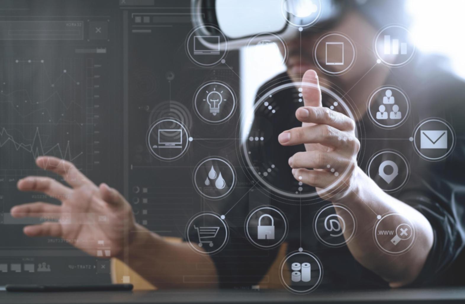 Group discussion at blockchain technology meetup